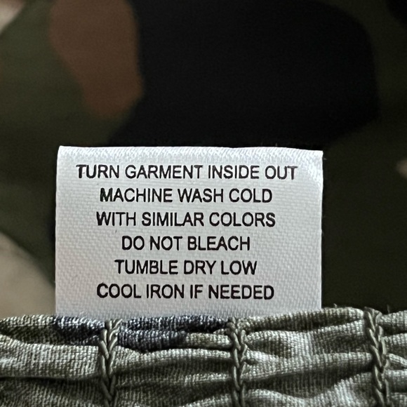 NWT - Camo Zip Front Lace Trim Bustier - Picture 6 of 8